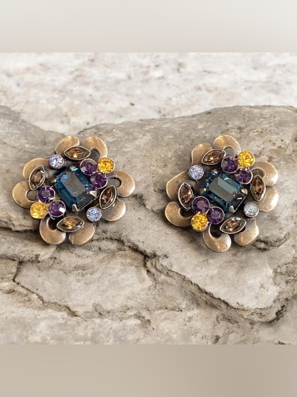 Vintage Sorrelli flower multicolor crystal earrings